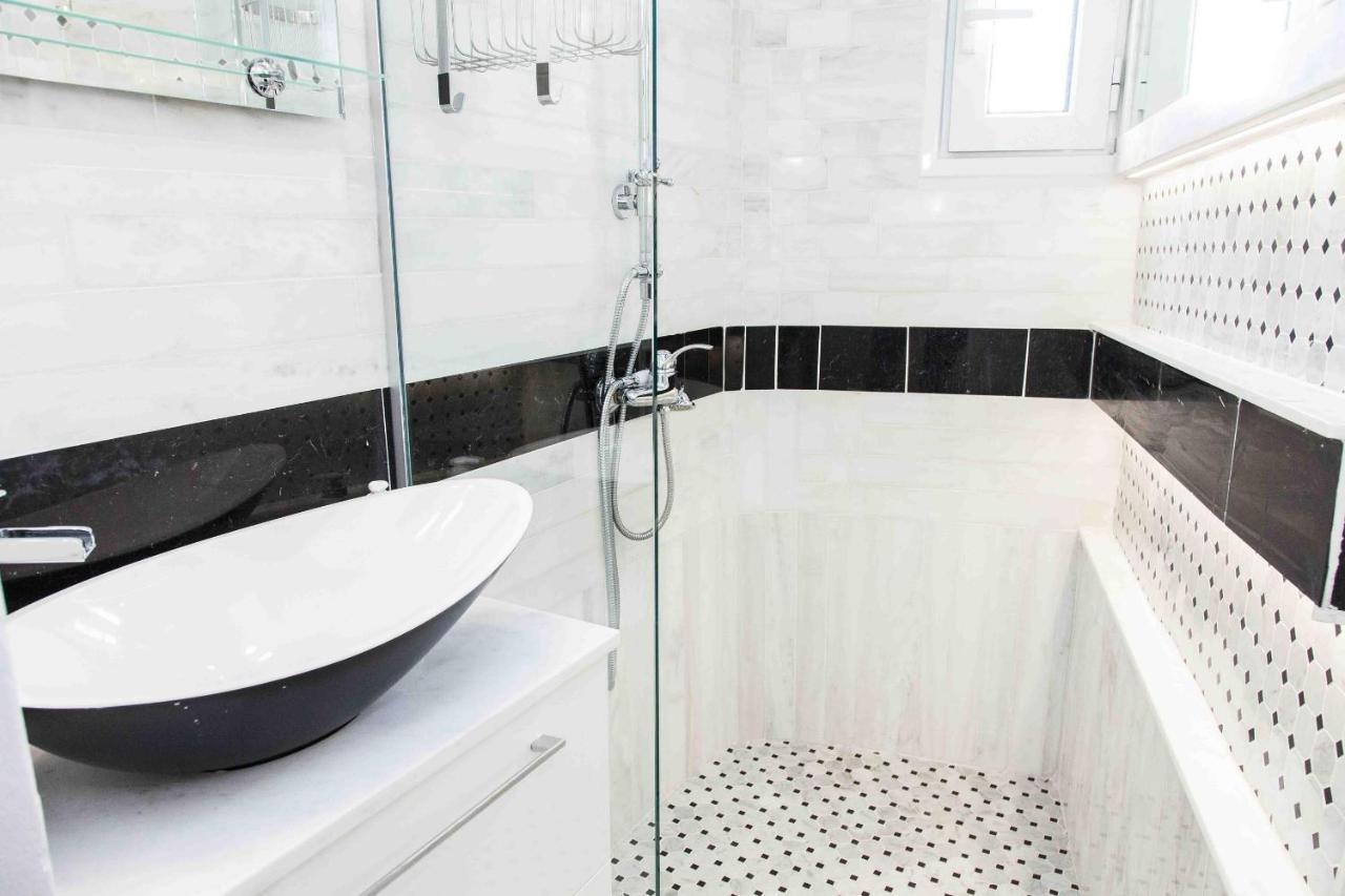 アテネGorgeous Penthouse With Private Jacuzzi And Amazing View!アパートメント エクステリア 写真
