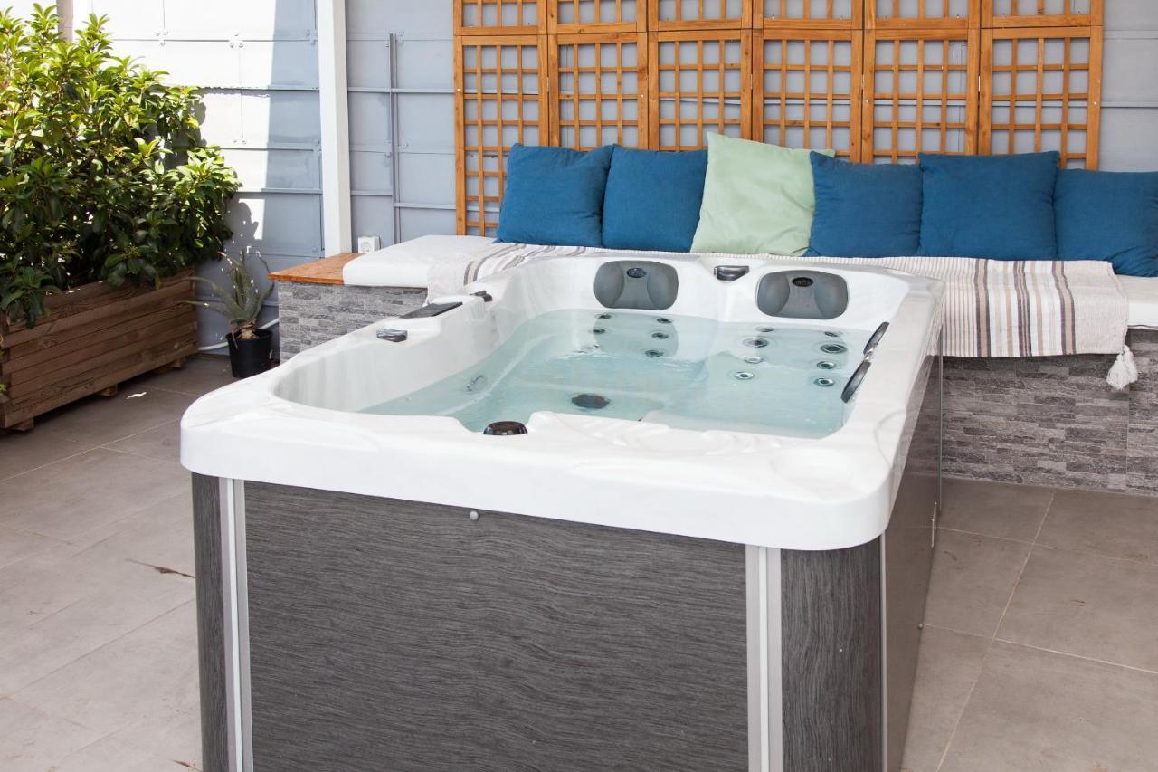 アテネGorgeous Penthouse With Private Jacuzzi And Amazing View!アパートメント エクステリア 写真