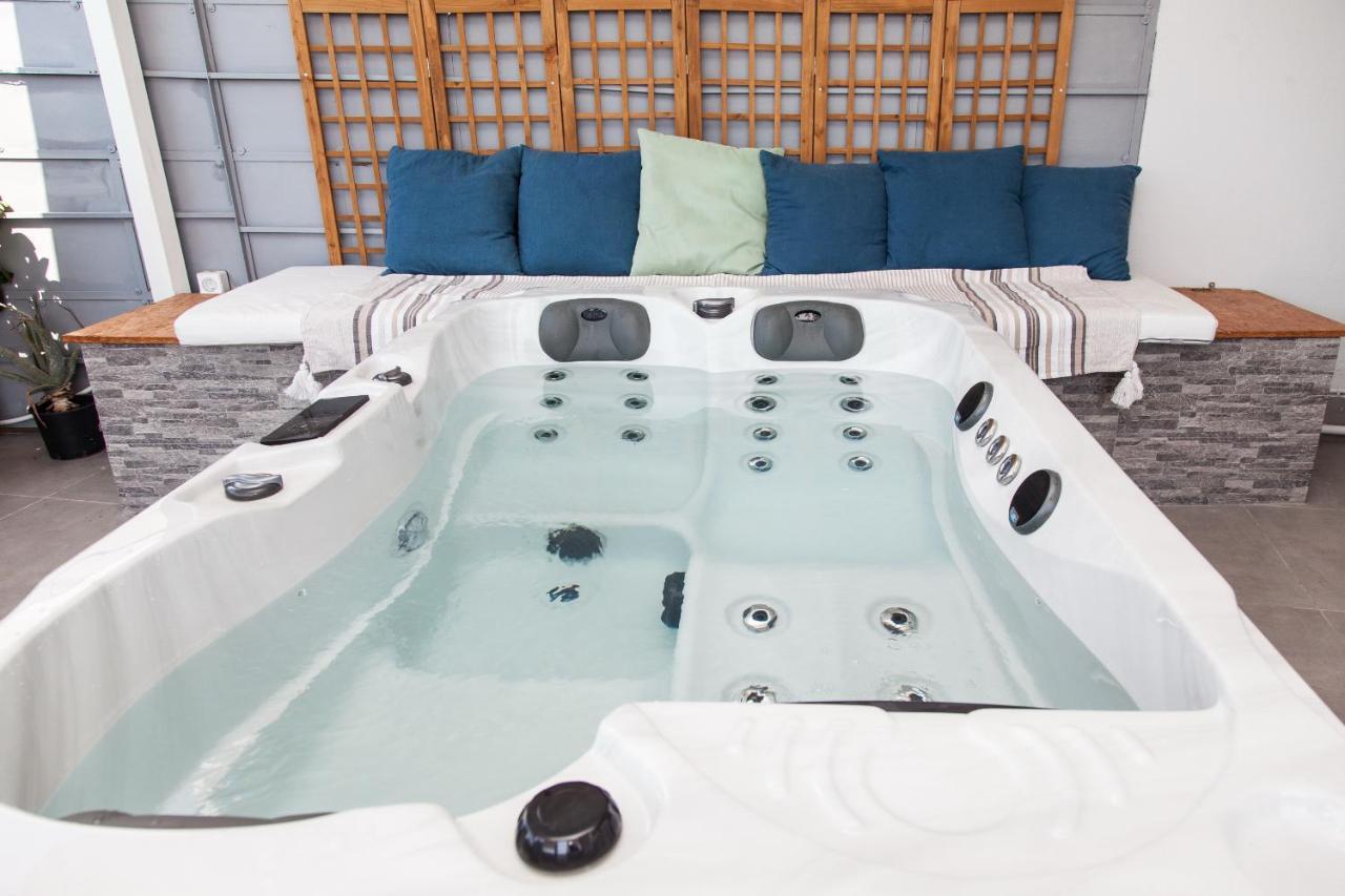 アテネGorgeous Penthouse With Private Jacuzzi And Amazing View!アパートメント エクステリア 写真